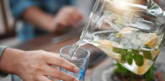 Beber líquidos con comidas: ¿bueno o malo?