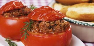 Cómo hacer tomates rellenos al horno con relleno de carne