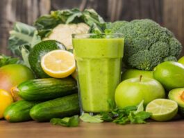 4 Jugos verdes con vitaminas y nutrientes para desayunar que te mantendrán sano y saludablen 4 Green juices with vitamins and nutrients for breakfast that will keep you healthy and healthy