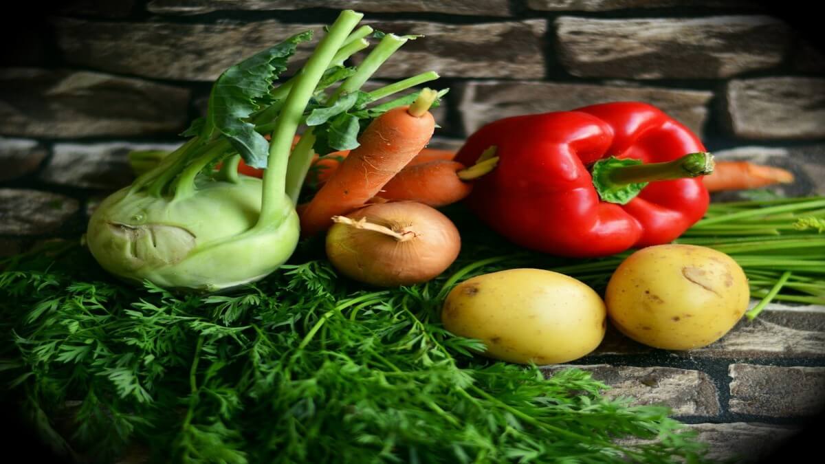 Hortalizas o verduras que ayudan a mantener tu cuerpo sano y con energía Vegetables or greens that help keep your body healthy and energetic