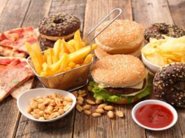 Las dietas poco saludables causan enfermedades crónicas en tu vida Unhealthy diets cause chronic diseases in your life